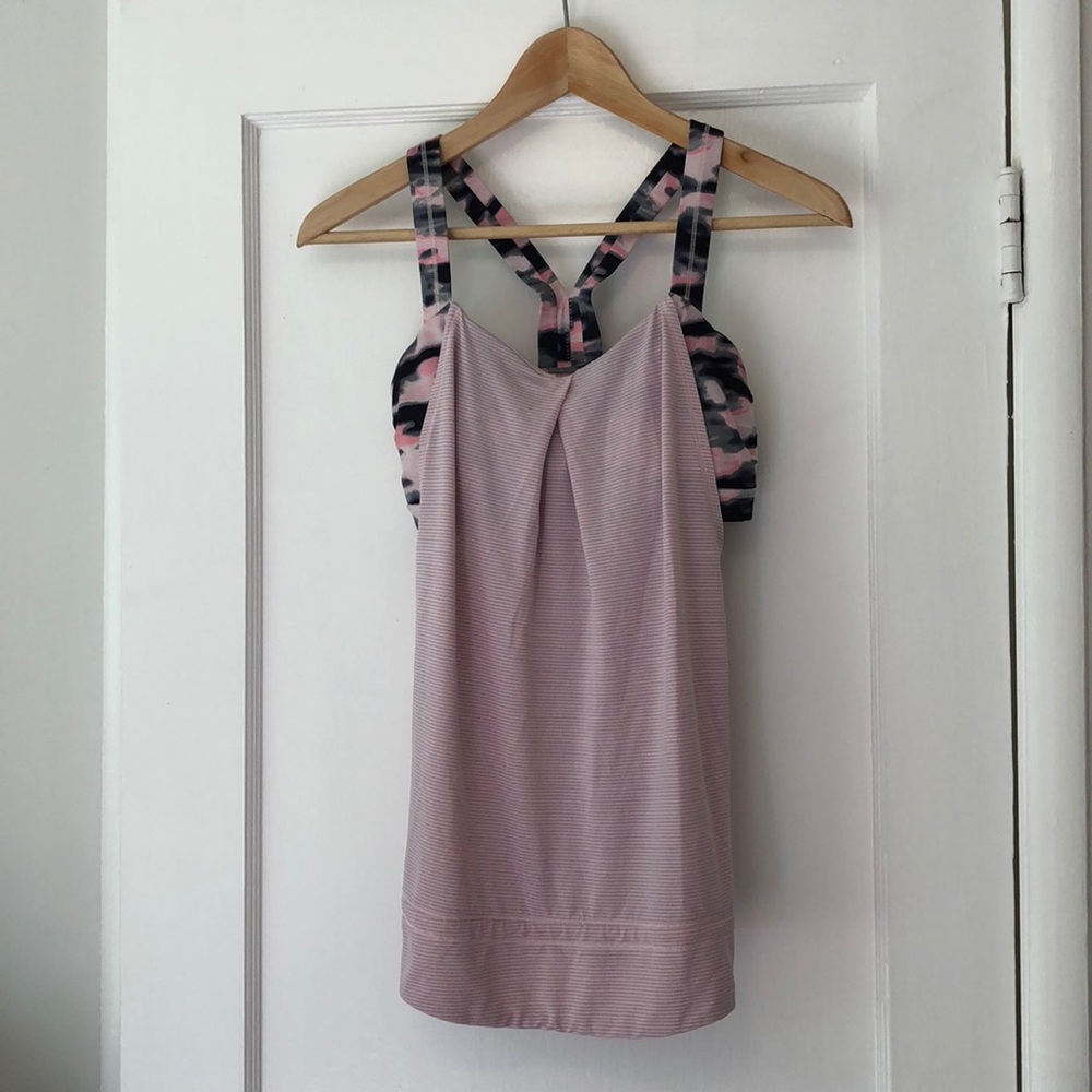 Lululemon top with built in bra